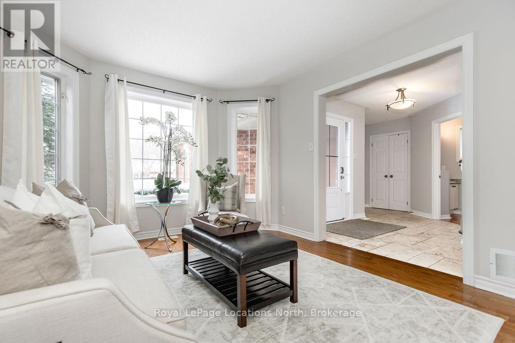 45 Holly Meadow Road, Barrie, Ontario  L4N 0E2 - Photo 9 - S12485271