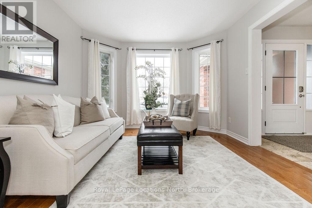 45 Holly Meadow Road, Barrie, Ontario  L4N 0E2 - Photo 8 - S12485271