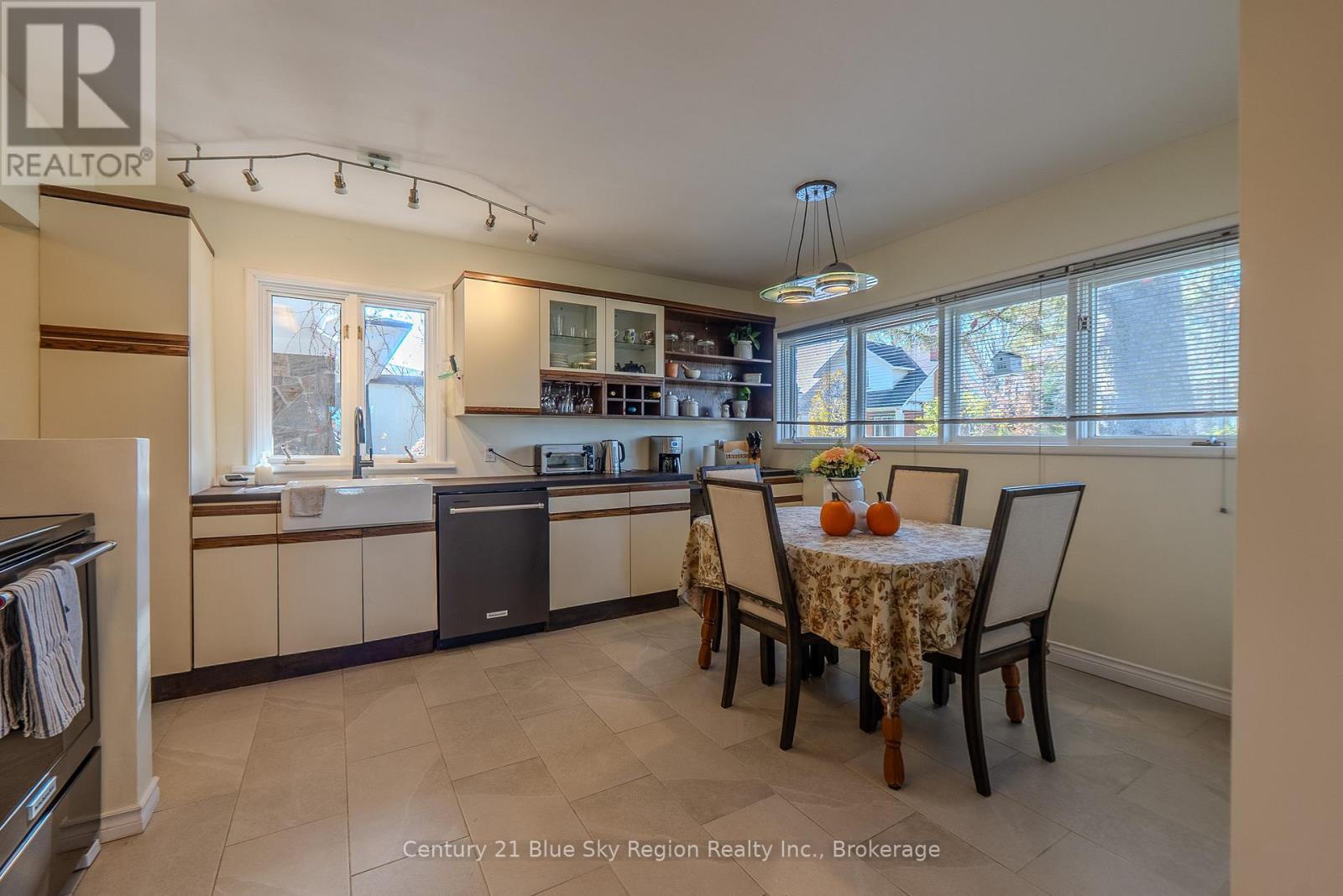 338 Edward Street, Powassan, Ontario  P0H 1Z0 - Photo 7 - X12485249