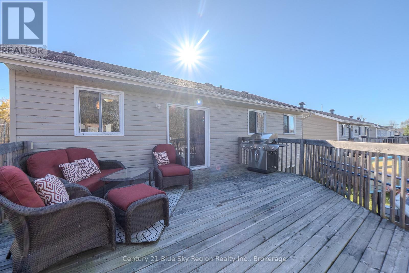 557 Demers Street, West Nipissing (Sturgeon Falls), Ontario  P2B 0A1 - Photo 35 - X12485301