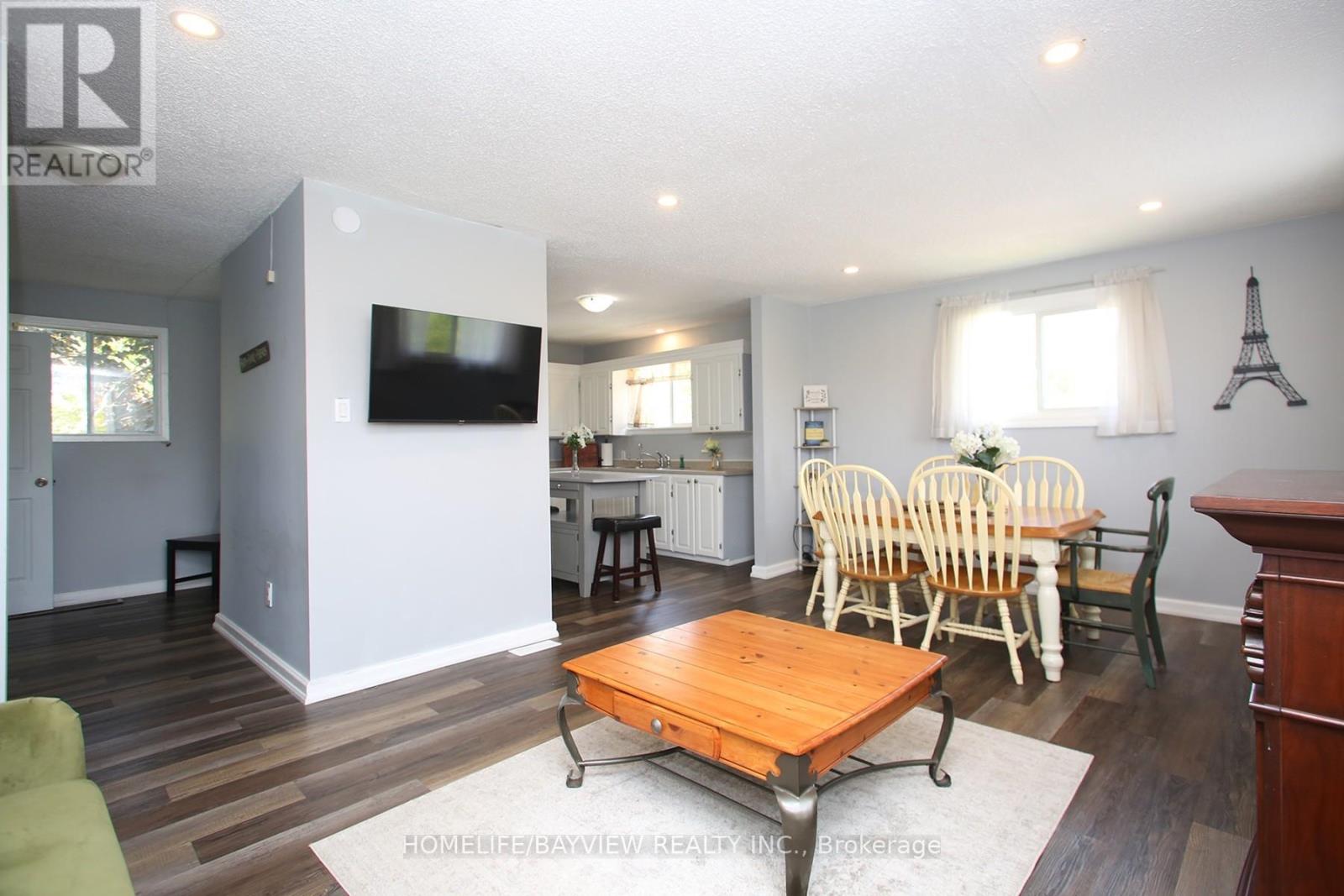 2nd Flr - 9 Bridge Street, Kawartha Lakes, Ontario  K0M 1N0 - Photo 4 - X12485027