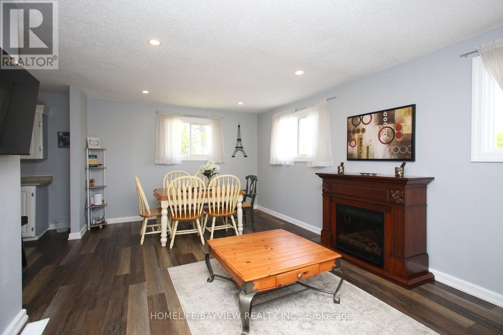 2nd Flr - 9 Bridge Street, Kawartha Lakes, Ontario  K0M 1N0 - Photo 3 - X12485027