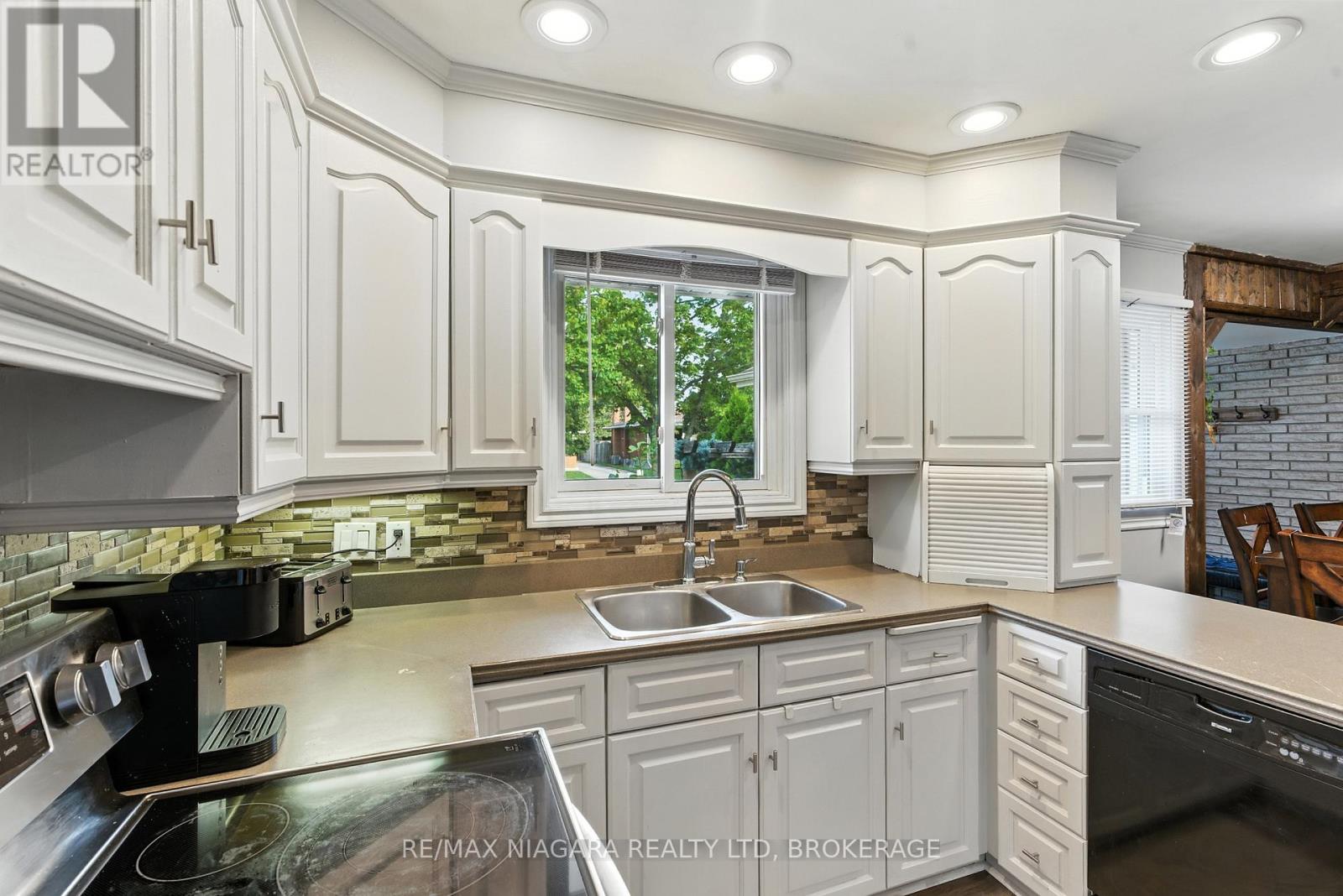 204 Hildred Street, Welland, Ontario  L3B 1N1 - Photo 13 - X12448874