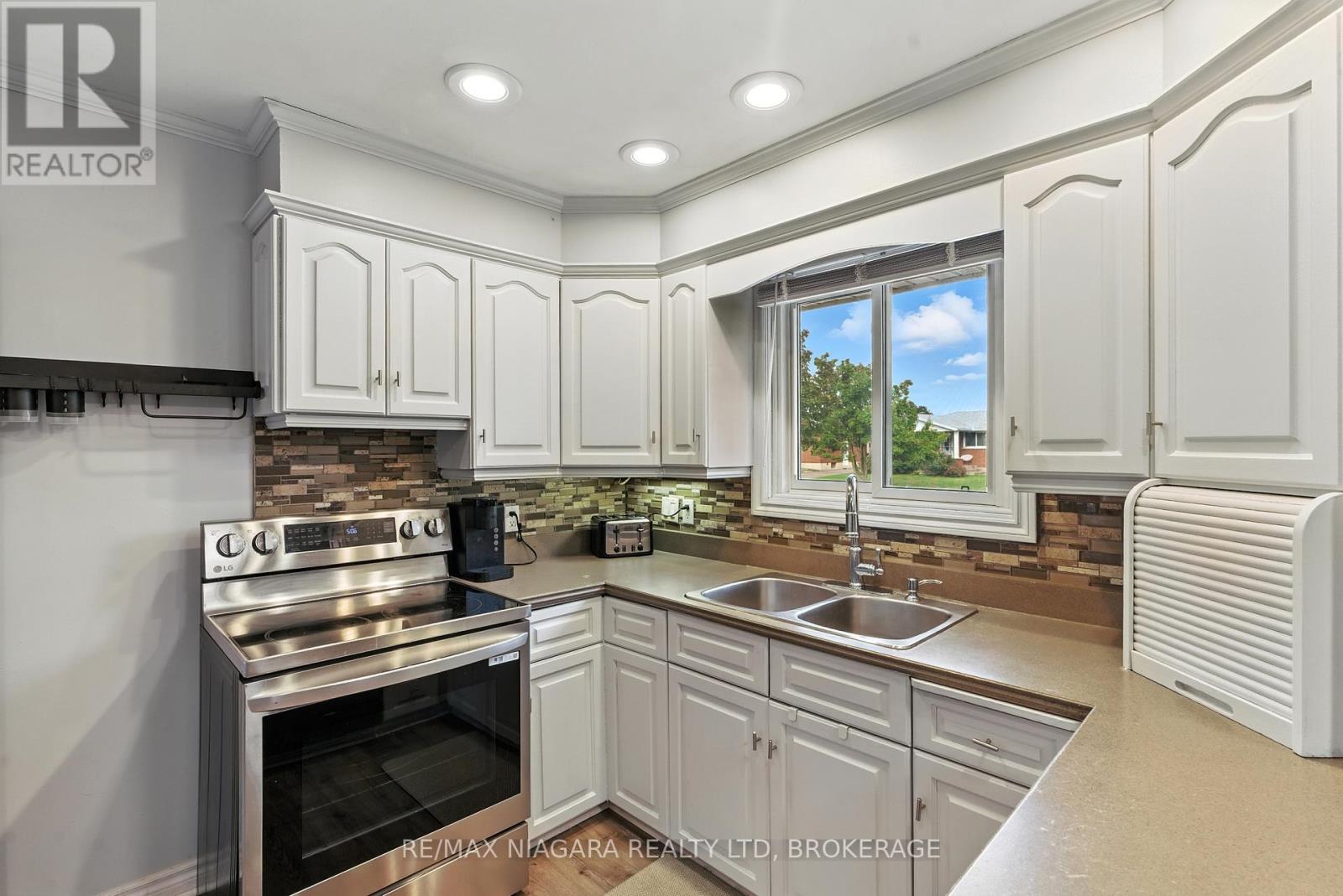 204 Hildred Street, Welland, Ontario  L3B 1N1 - Photo 15 - X12448874