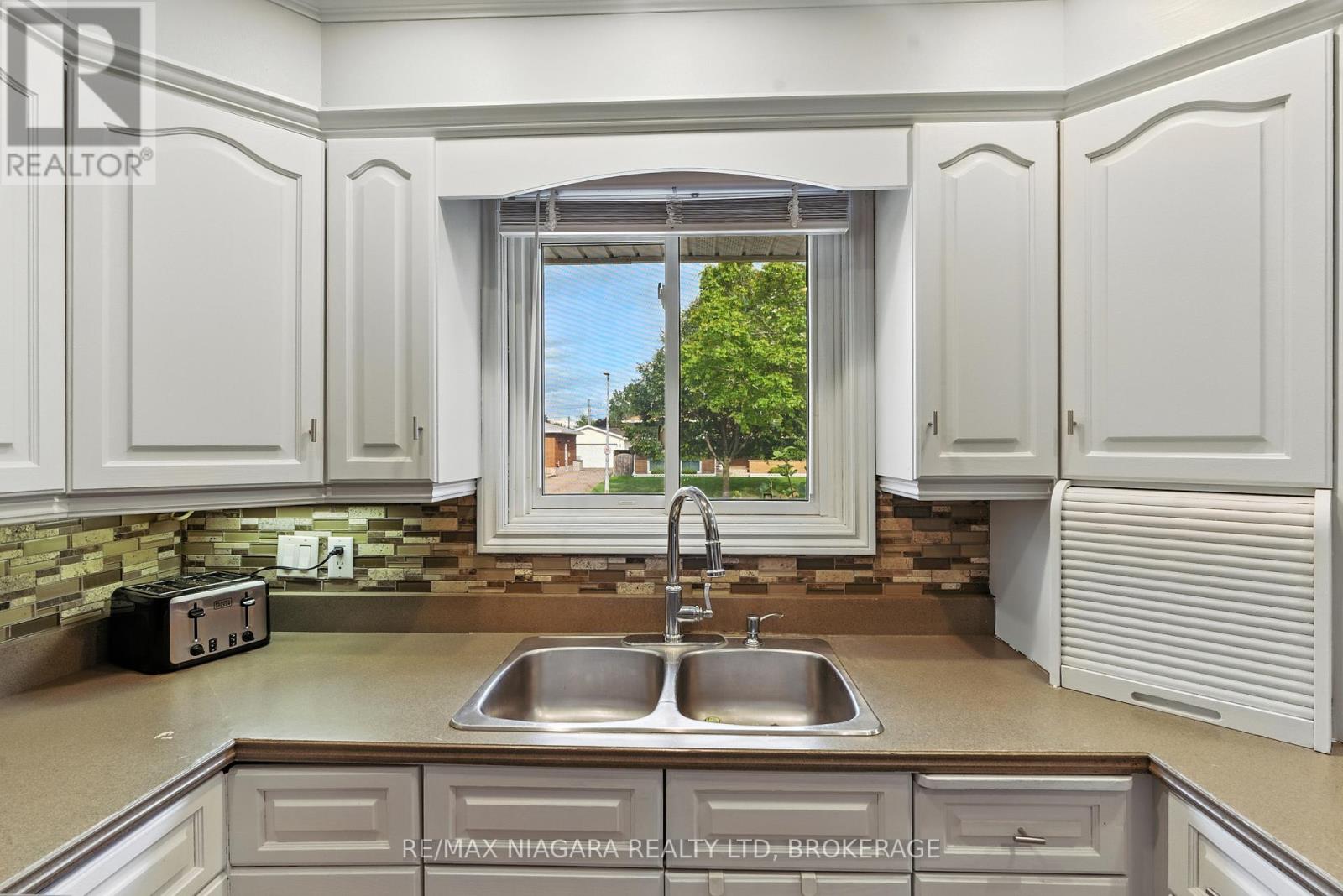 204 Hildred Street, Welland, Ontario  L3B 1N1 - Photo 14 - X12448874