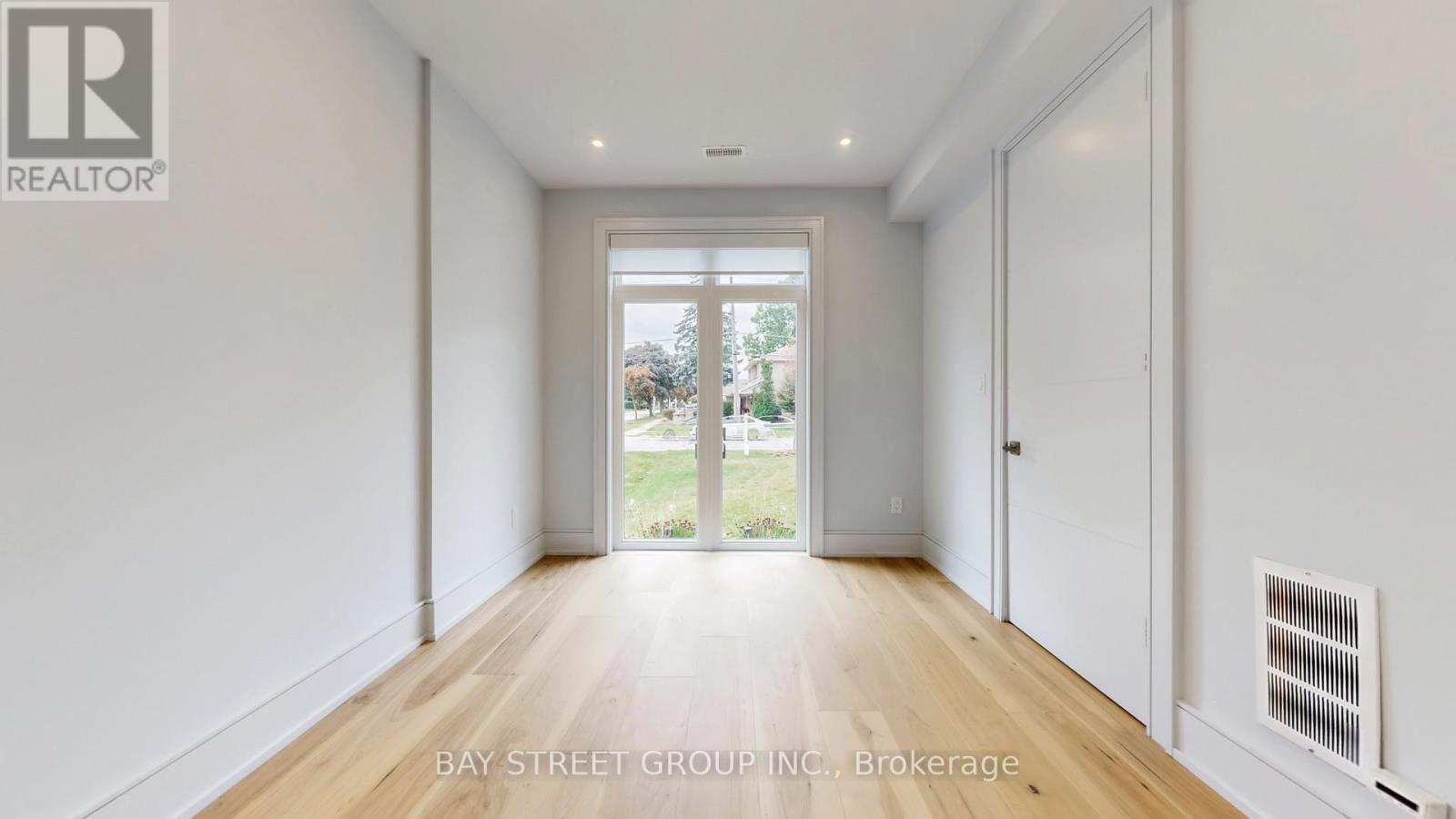 2267 Fifth Line W, Mississauga, Ontario  L5K 1V7 - Photo 16 - W12454521