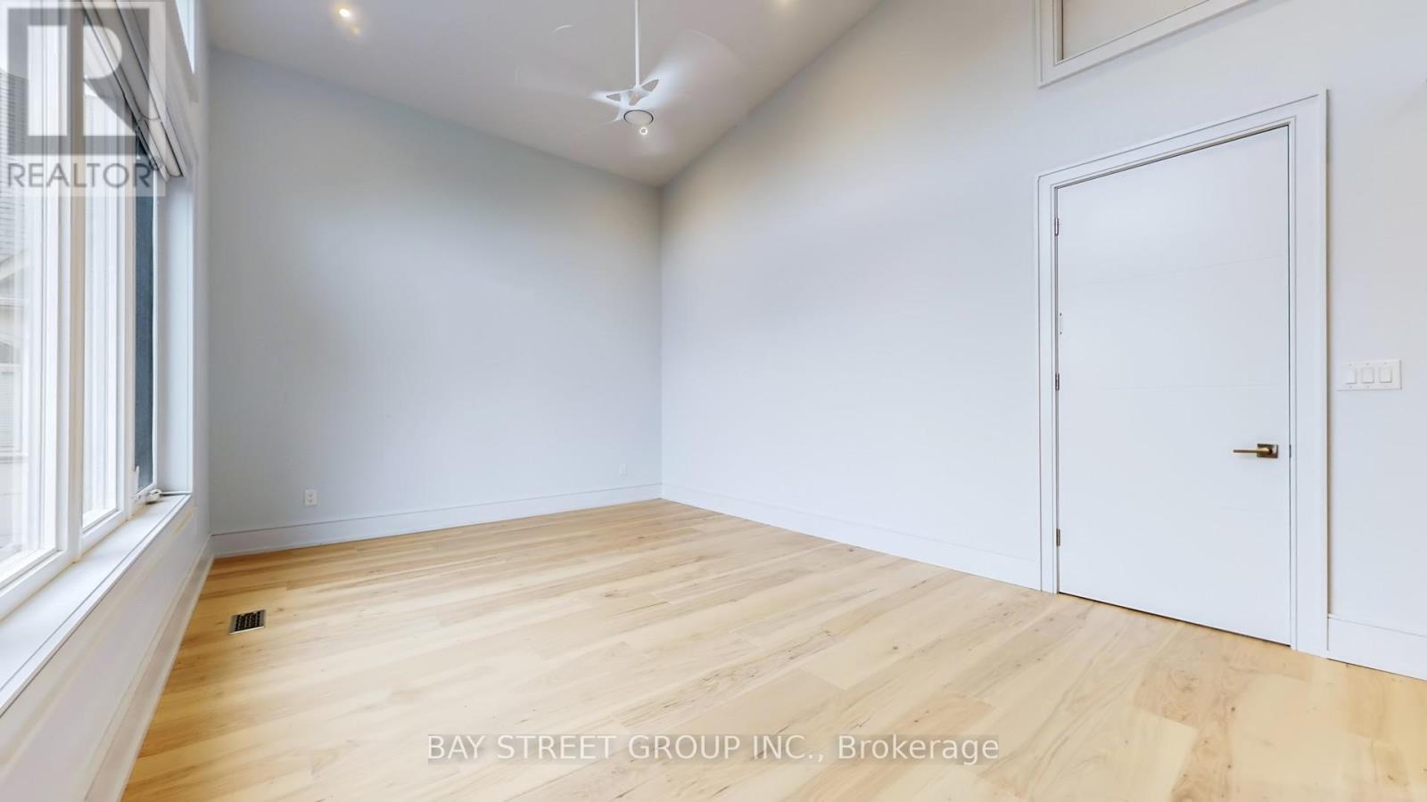 2267 Fifth Line W, Mississauga, Ontario  L5K 1V7 - Photo 24 - W12454521