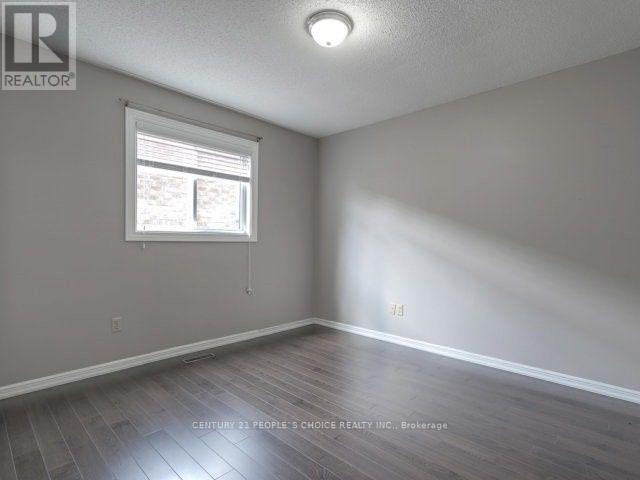 1575 Sir Monty's Drive, Mississauga, Ontario  L5N 4P1 - Photo 14 - W12483699