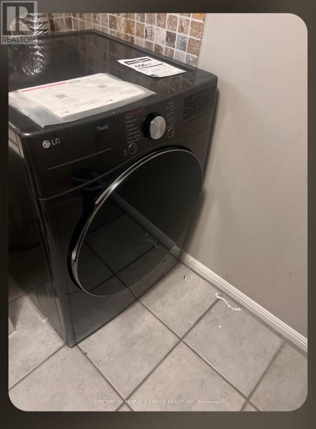 1575 Sir Monty's Drive, Mississauga, Ontario  L5N 4P1 - Photo 17 - W12483699