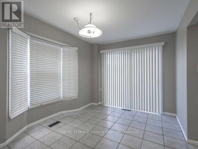 1575 Sir Monty's Drive, Mississauga, Ontario  L5N 4P1 - Photo 5 - W12483699