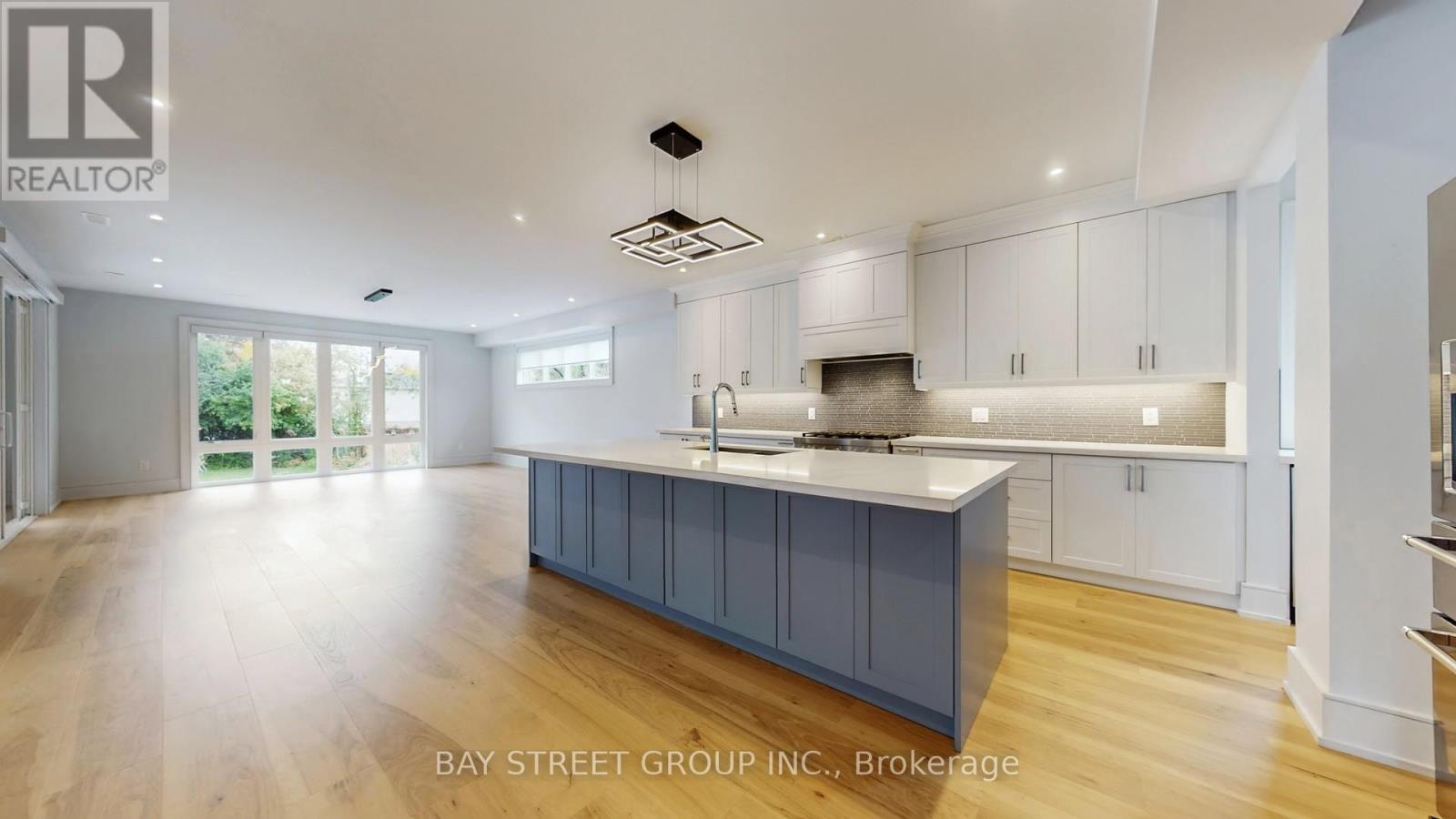 2267 Fifth Line W, Mississauga, Ontario  L5K 1V7 - Photo 11 - W12454521