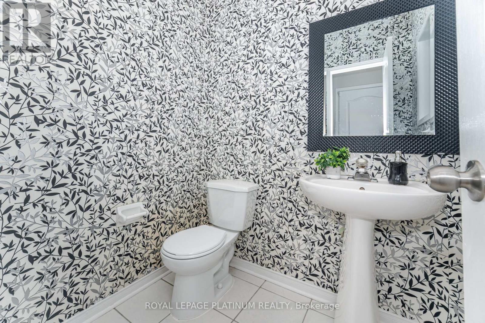 63 Culture Crescent, Brampton, Ontario L6X 4X8 - Photo 21 - W12480488