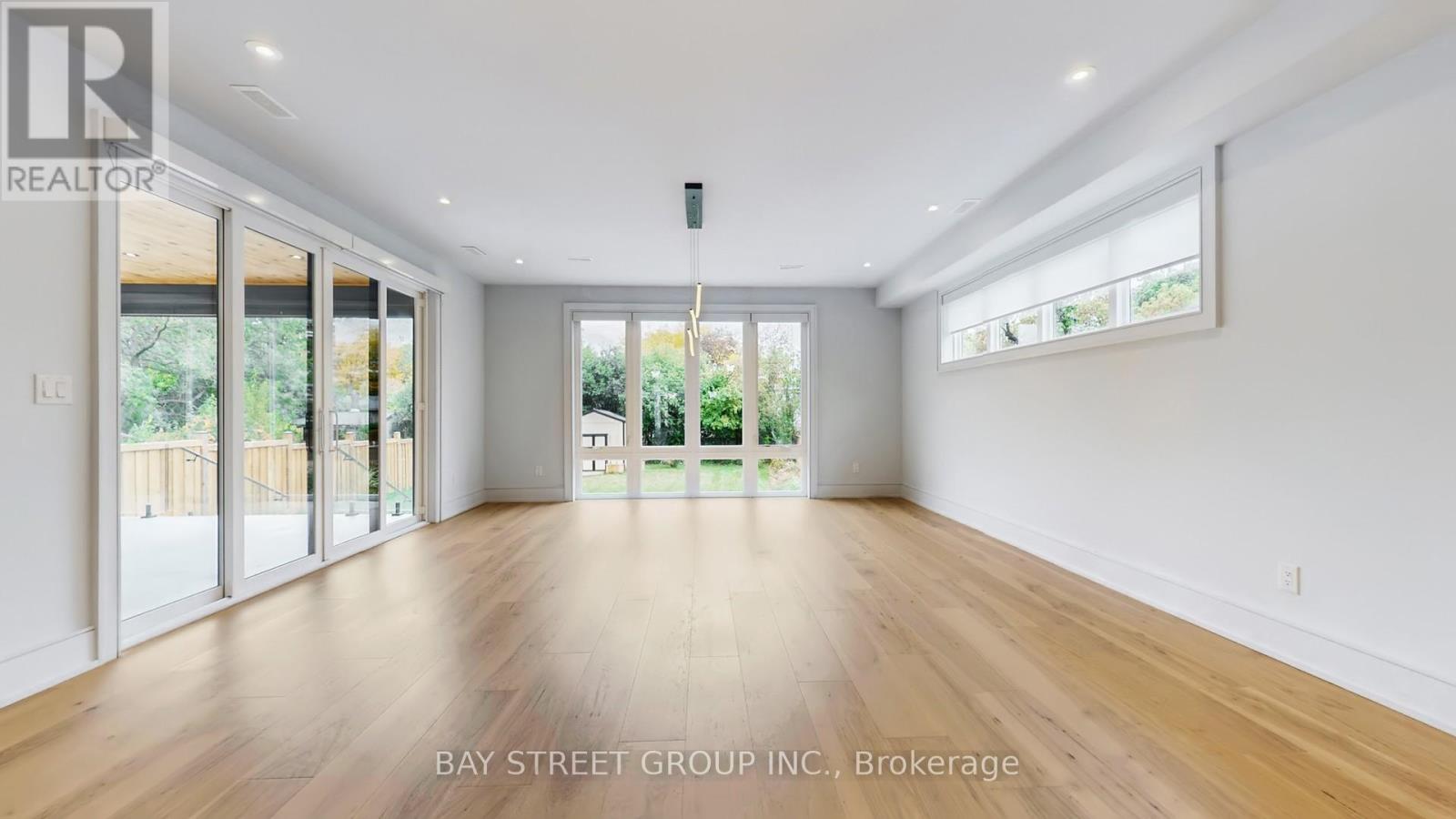 2267 Fifth Line W, Mississauga, Ontario  L5K 1V7 - Photo 9 - W12454521