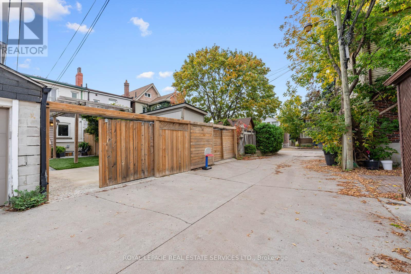 466 Beresford Avenue, Toronto, Ontario  M6S 3B7 - Photo 49 - W12483502