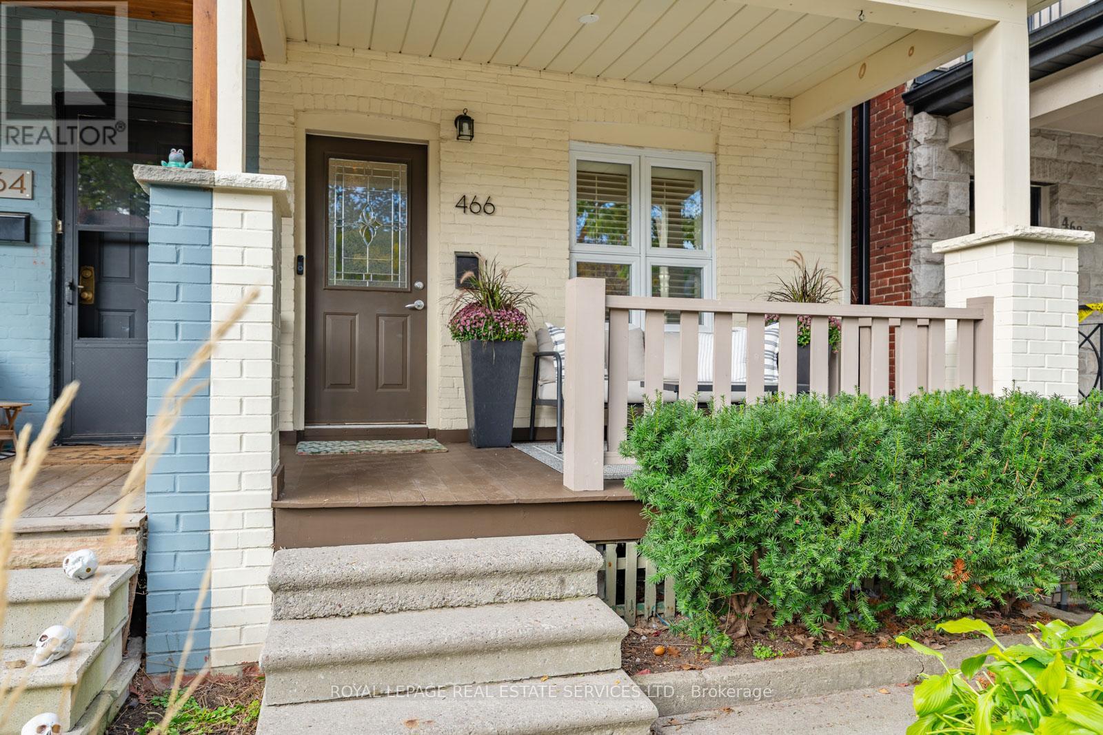 466 Beresford Avenue, Toronto, Ontario  M6S 3B7 - Photo 5 - W12483502