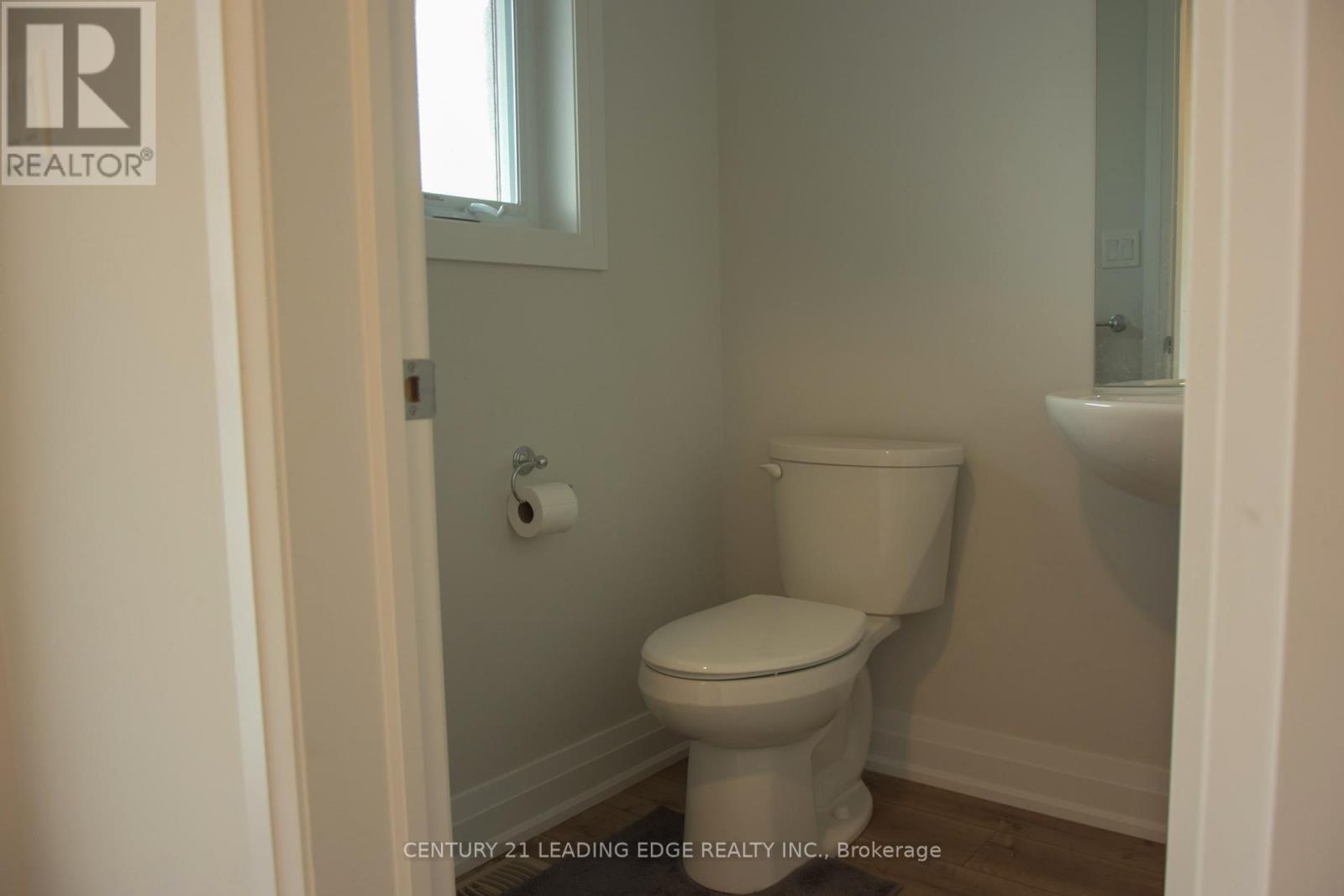 Upper - 118 2nd Street, Brockton, Ontario N0G 2V0 - Photo 11 - X12483374