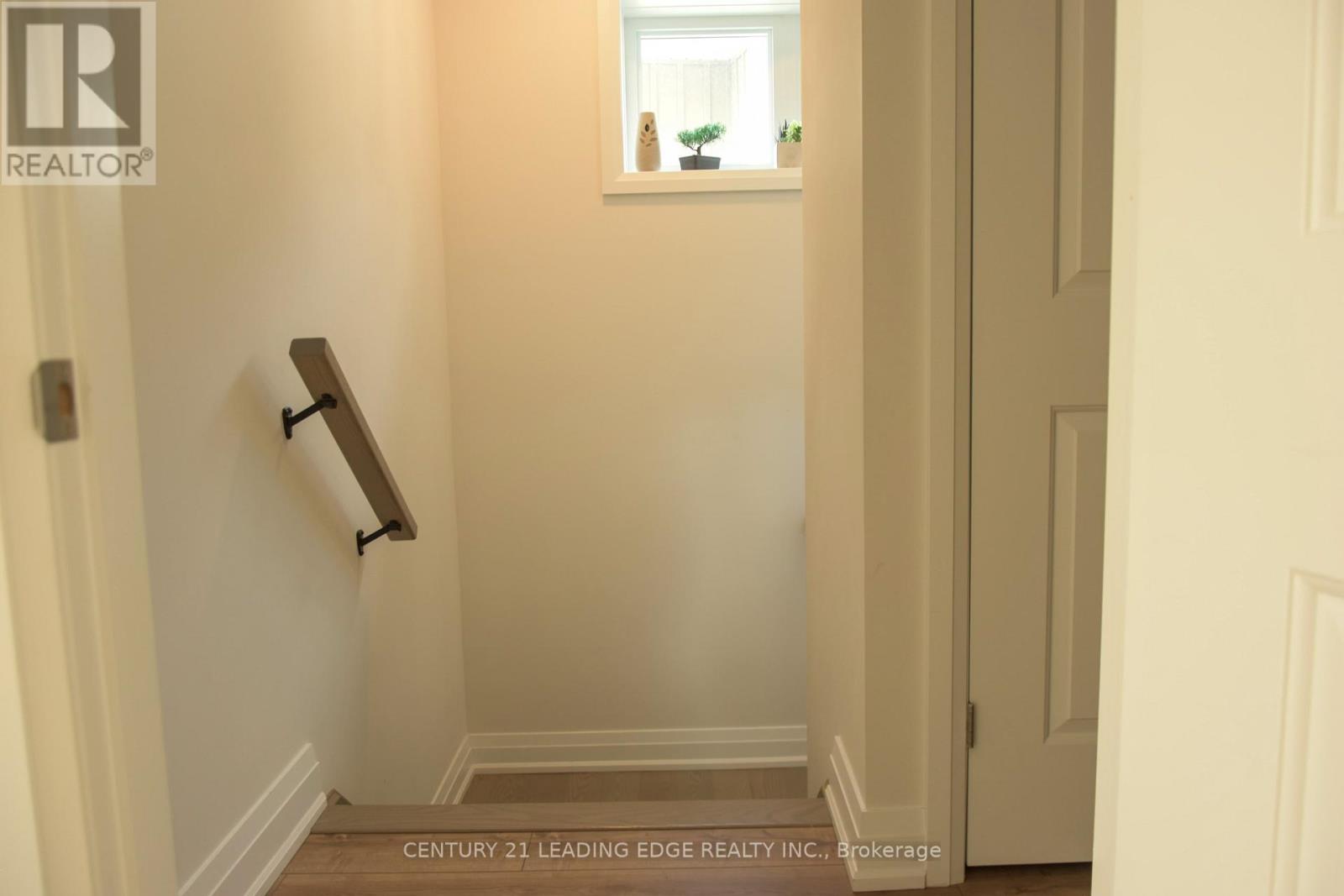 Upper - 118 2nd Street, Brockton, Ontario N0G 2V0 - Photo 17 - X12483374