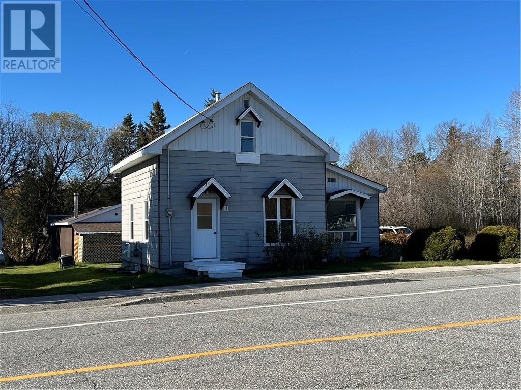 11 Dyke Street, Warren, Ontario  P0H 2N0 - Photo 2 - 2125392