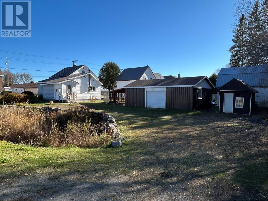 11 Dyke Street, Warren, Ontario  P0H 2N0 - Photo 3 - 2125392