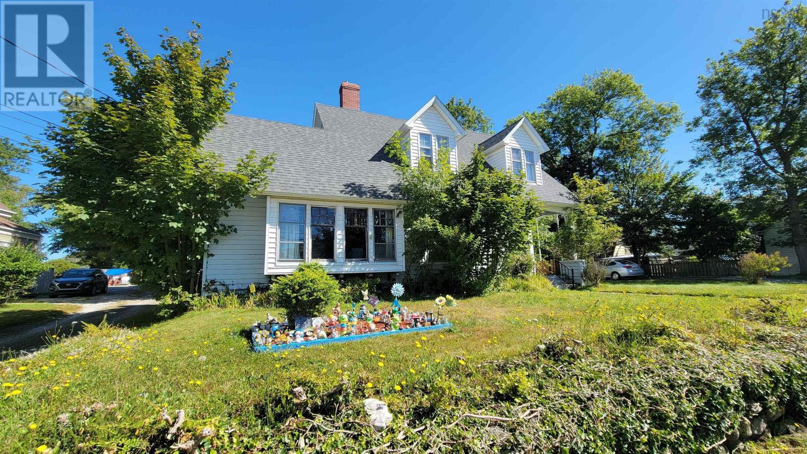 18 Parade Street, Yarmouth, Nova Scotia  B5A 3A4 - Photo 1 - 202526728