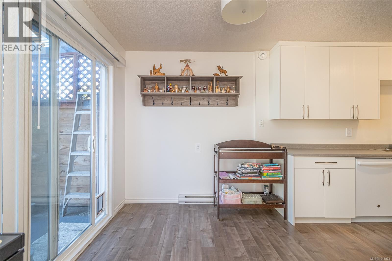 932 Market St, Victoria, British Columbia  V8T 2E9 - Photo 10 - 1017974