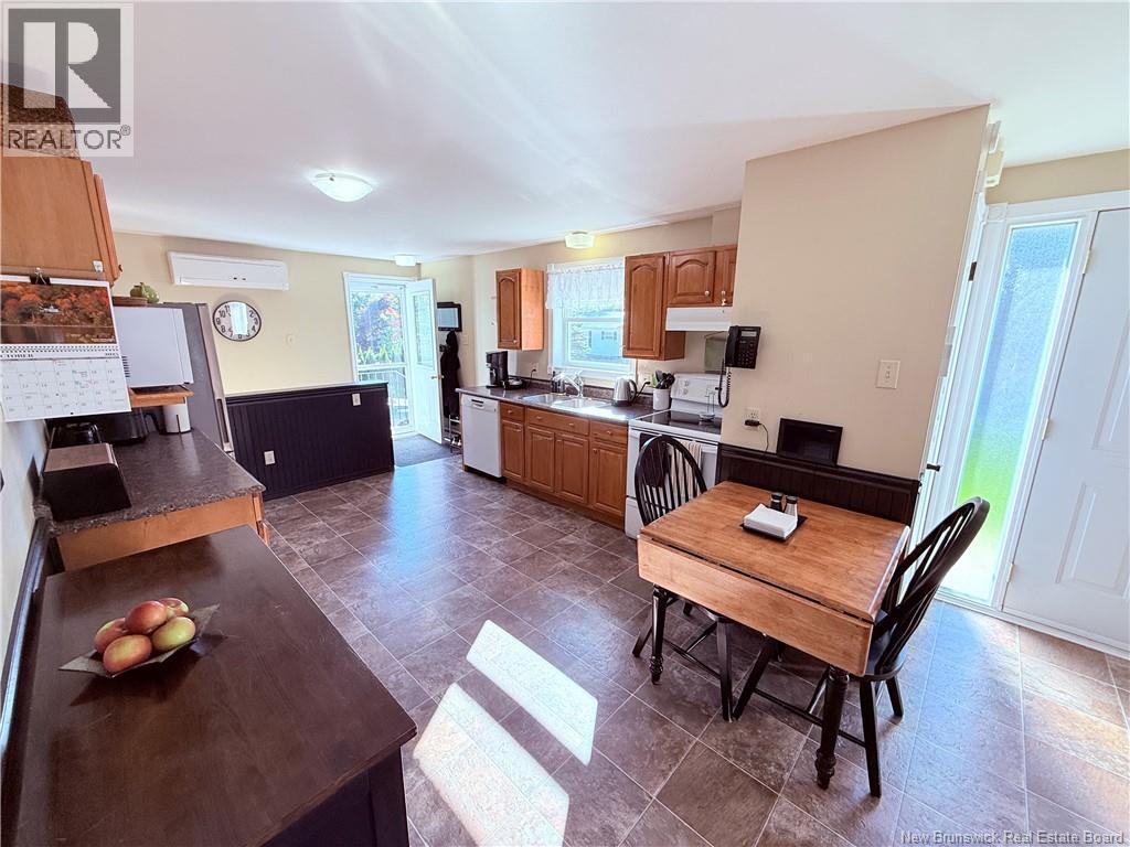 108 Fisher Avenue, Woodstock, New Brunswick  E7M 1S2 - Photo 4 - NB127940