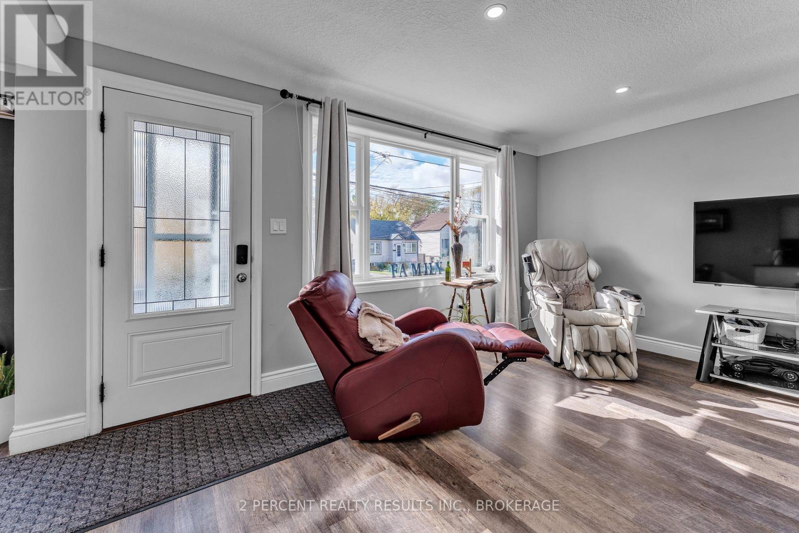 147 Fraser Street, Kingston (East Of Sir John A. Blvd), Ontario  K7K 2J1 - Photo 5 - X12485319