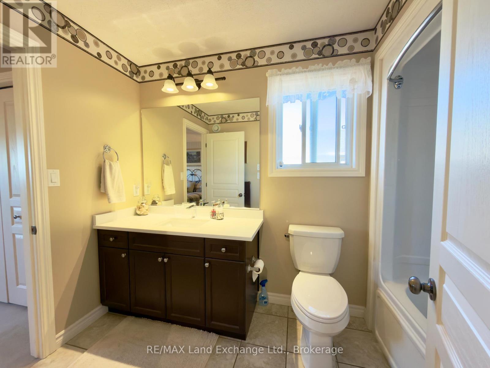 210 Stickel Street, Saugeen Shores, Ontario  N0H 2C1 - Photo 11 - X12485351