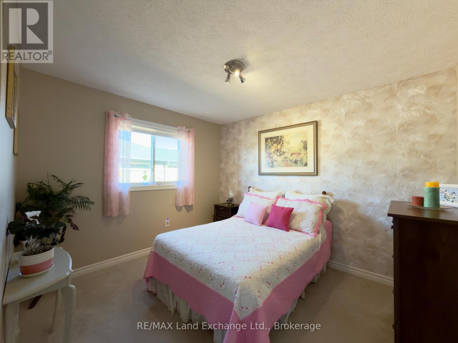 210 Stickel Street, Saugeen Shores, Ontario  N0H 2C1 - Photo 12 - X12485351