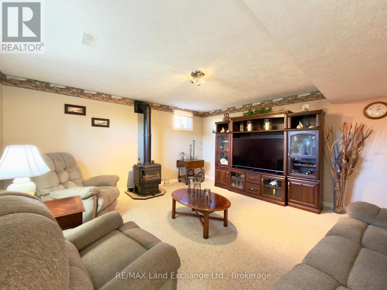 210 Stickel Street, Saugeen Shores, Ontario  N0H 2C1 - Photo 16 - X12485351