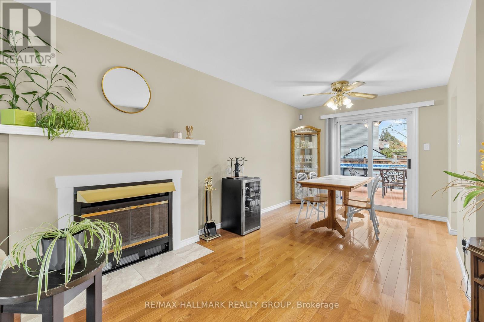 336 Mceachern Crescent, Ottawa, Ontario  K1E 3P5 - Photo 10 - X12485313