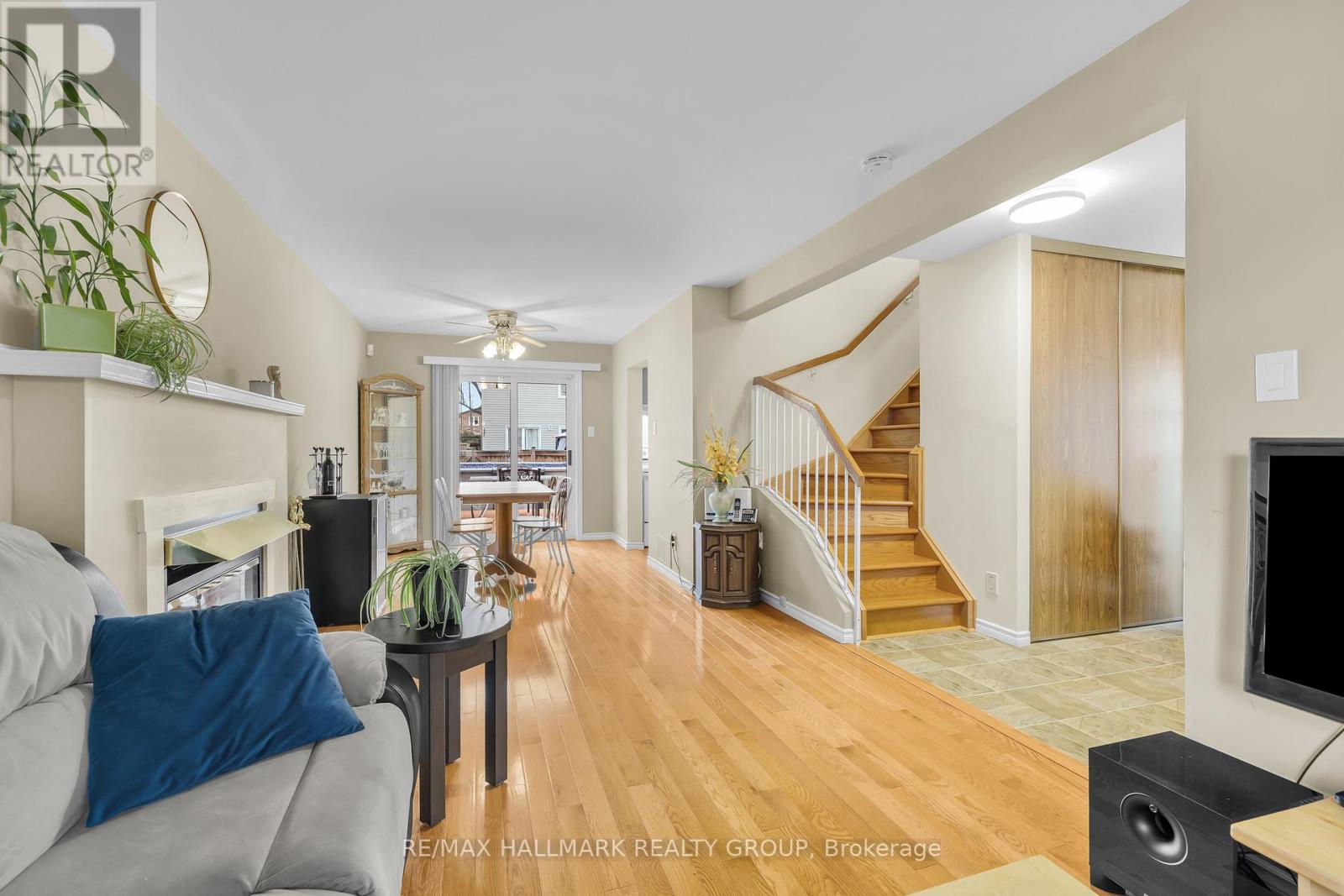 336 Mceachern Crescent, Ottawa, Ontario  K1E 3P5 - Photo 11 - X12485313