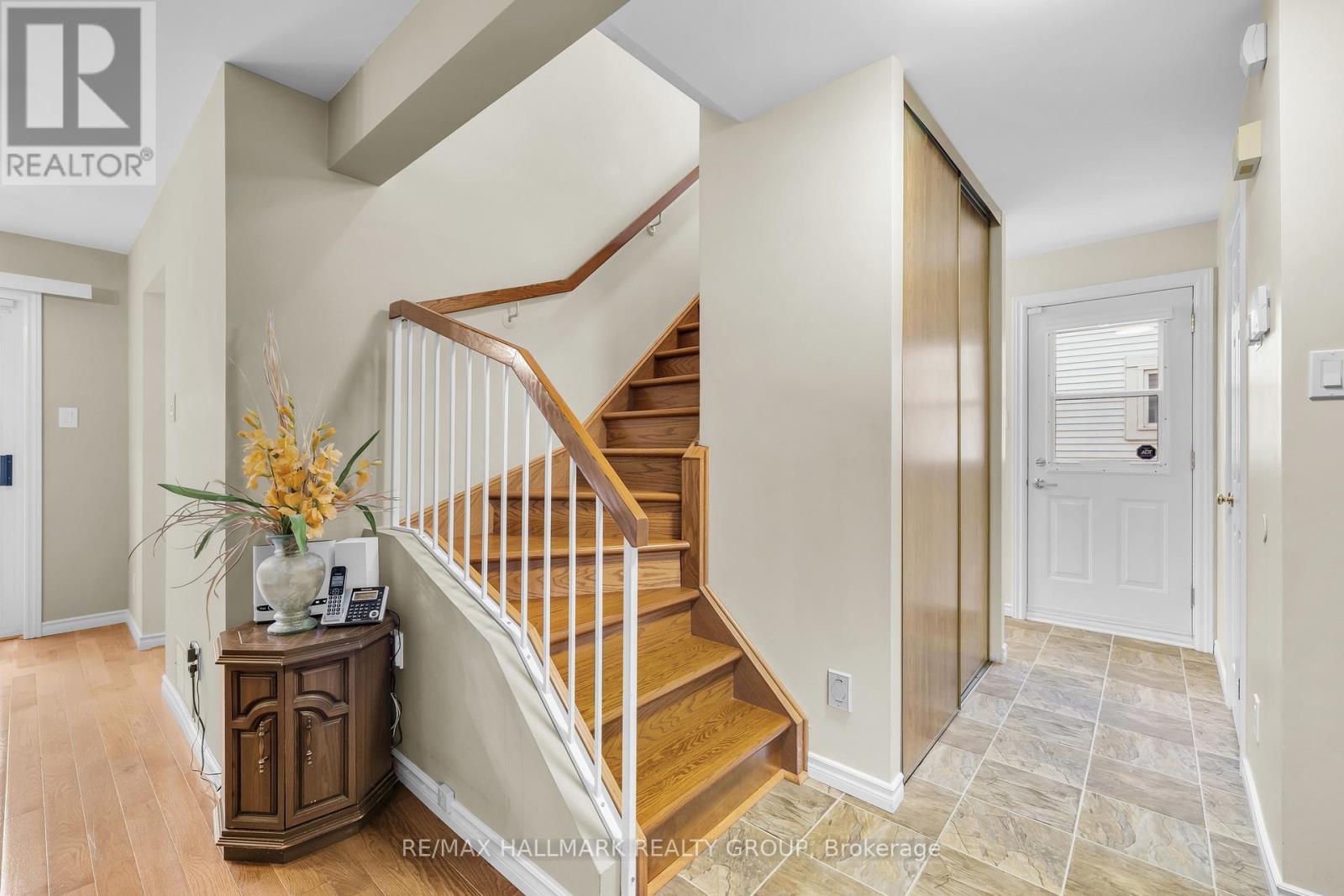 336 Mceachern Crescent, Ottawa, Ontario  K1E 3P5 - Photo 21 - X12485313