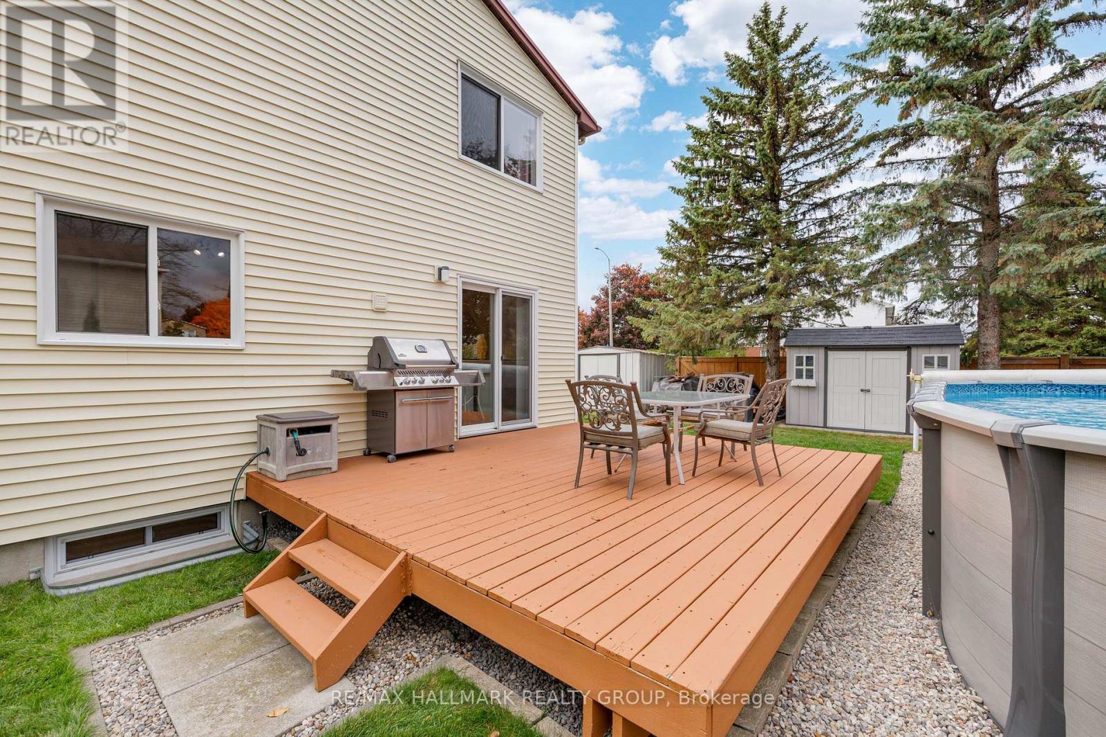 336 Mceachern Crescent, Ottawa, Ontario  K1E 3P5 - Photo 38 - X12485313