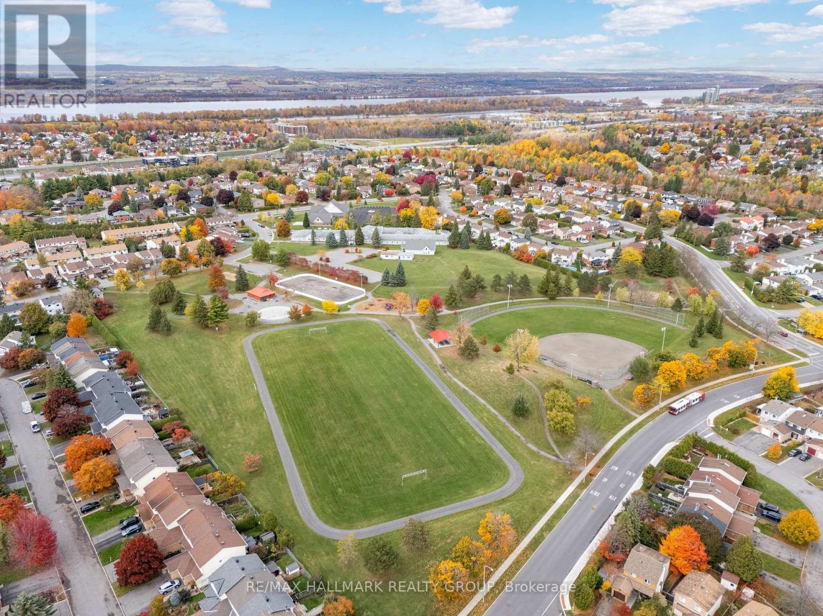 336 Mceachern Crescent, Ottawa, Ontario  K1E 3P5 - Photo 48 - X12485313