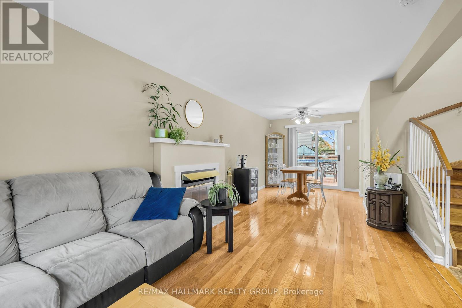 336 Mceachern Crescent, Ottawa, Ontario  K1E 3P5 - Photo 9 - X12485313