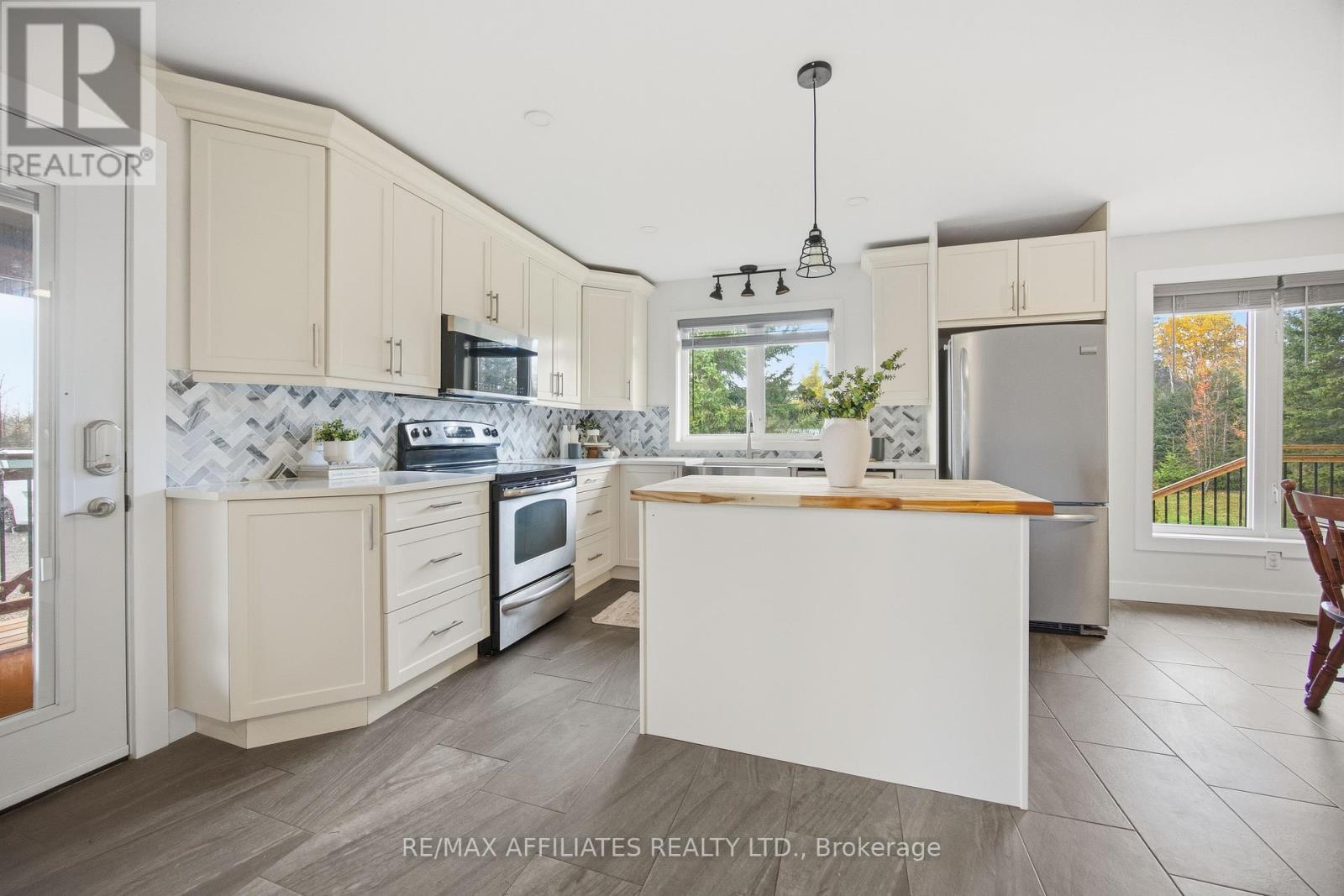 843 Ferguson Falls Road, Lanark Highlands, Ontario  K7C 0C5 - Photo 5 - X12485325