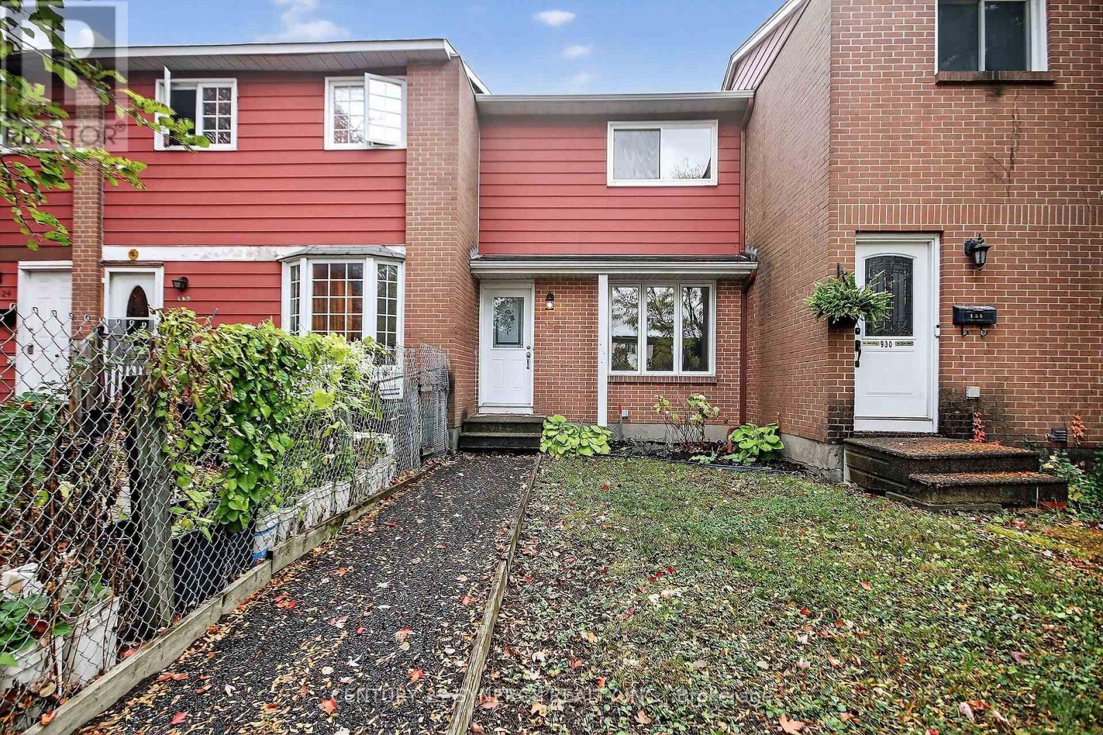 928 Meadowlands Drive, Ottawa, Ontario  K2C 0K3 - Photo 2 - X12485327