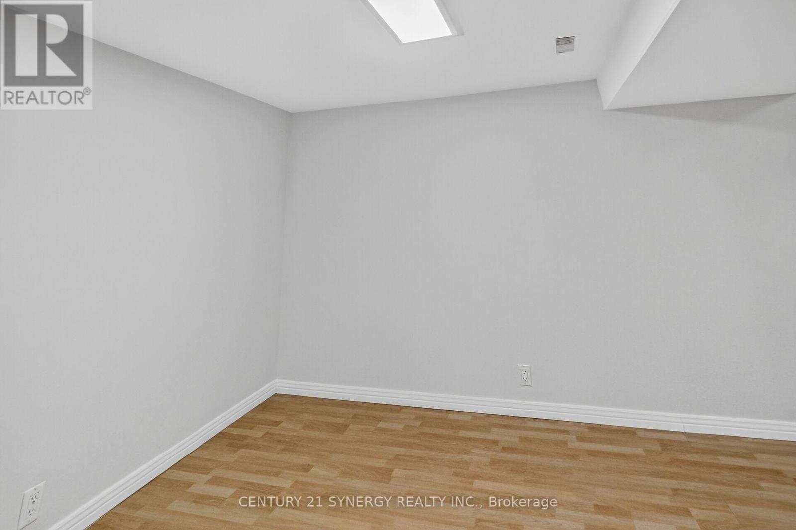 928 Meadowlands Drive, Ottawa, Ontario  K2C 0K3 - Photo 20 - X12485327