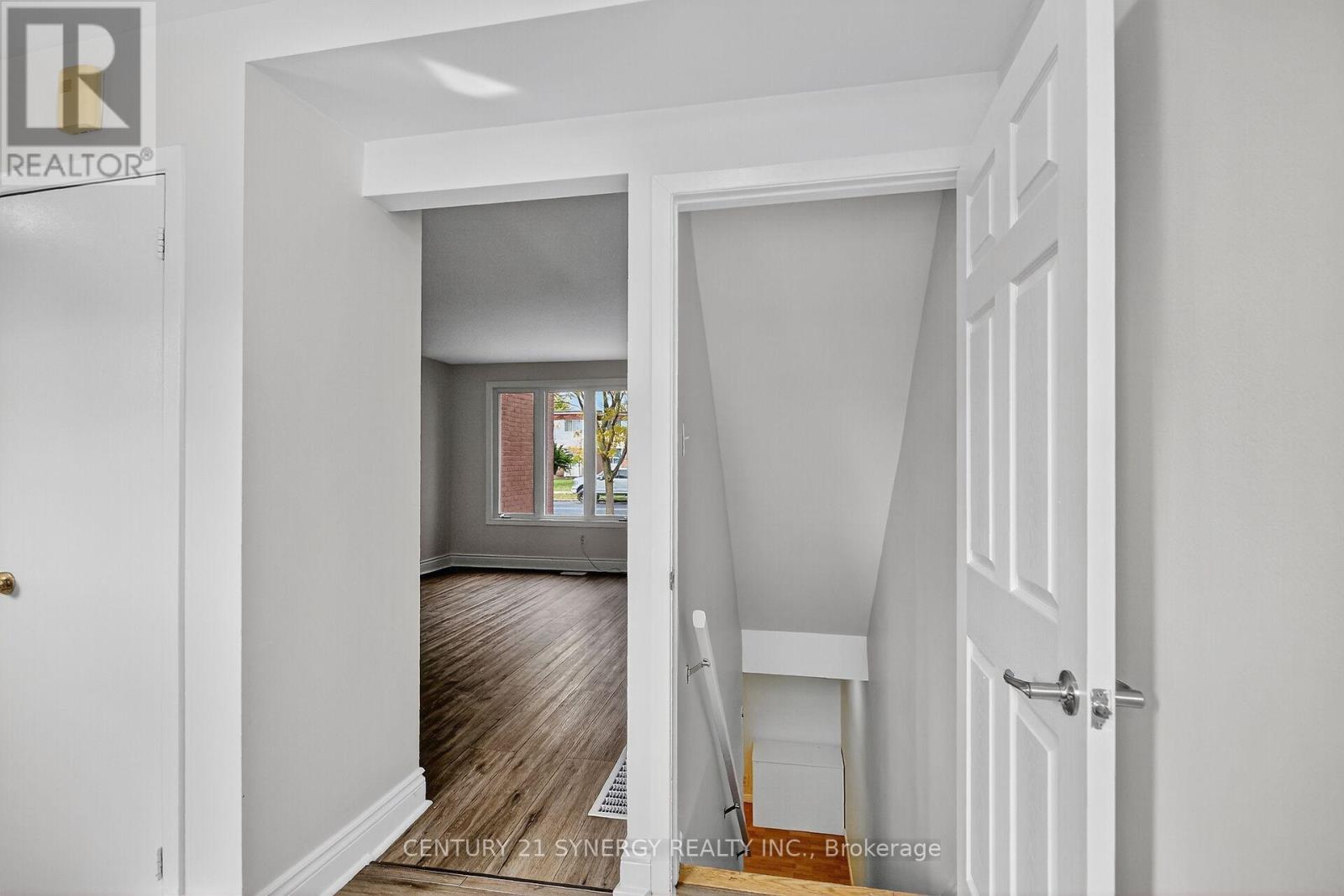 928 Meadowlands Drive, Ottawa, Ontario  K2C 0K3 - Photo 32 - X12485327