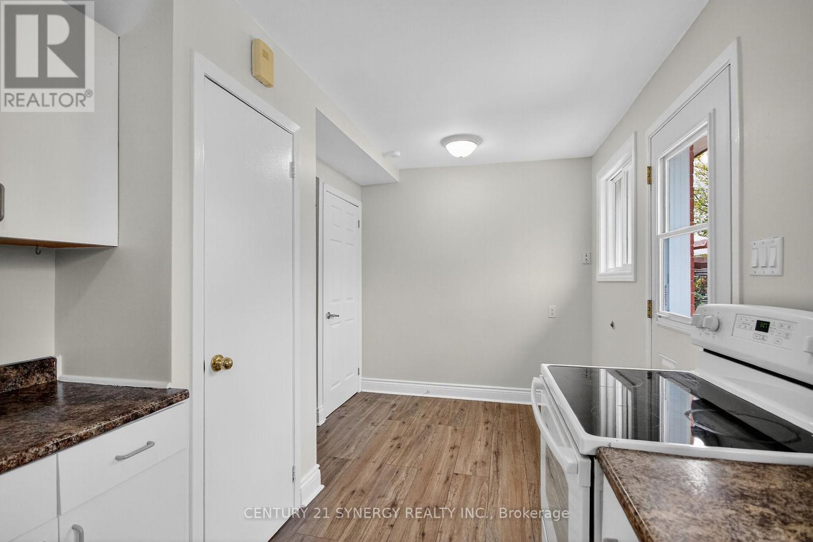 928 Meadowlands Drive, Ottawa, Ontario  K2C 0K3 - Photo 8 - X12485327