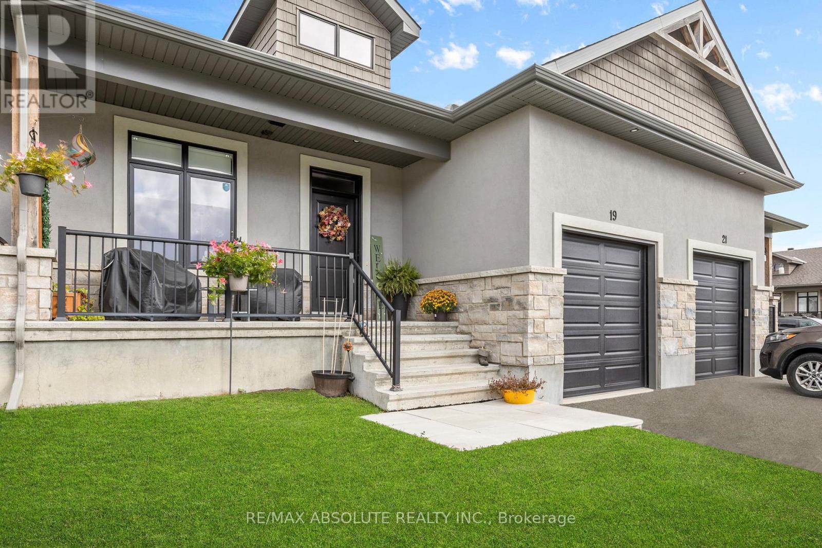 19 Elmer West Street, Mississippi Mills, Ontario  K0A 1A0 - Photo 2 - X12485334