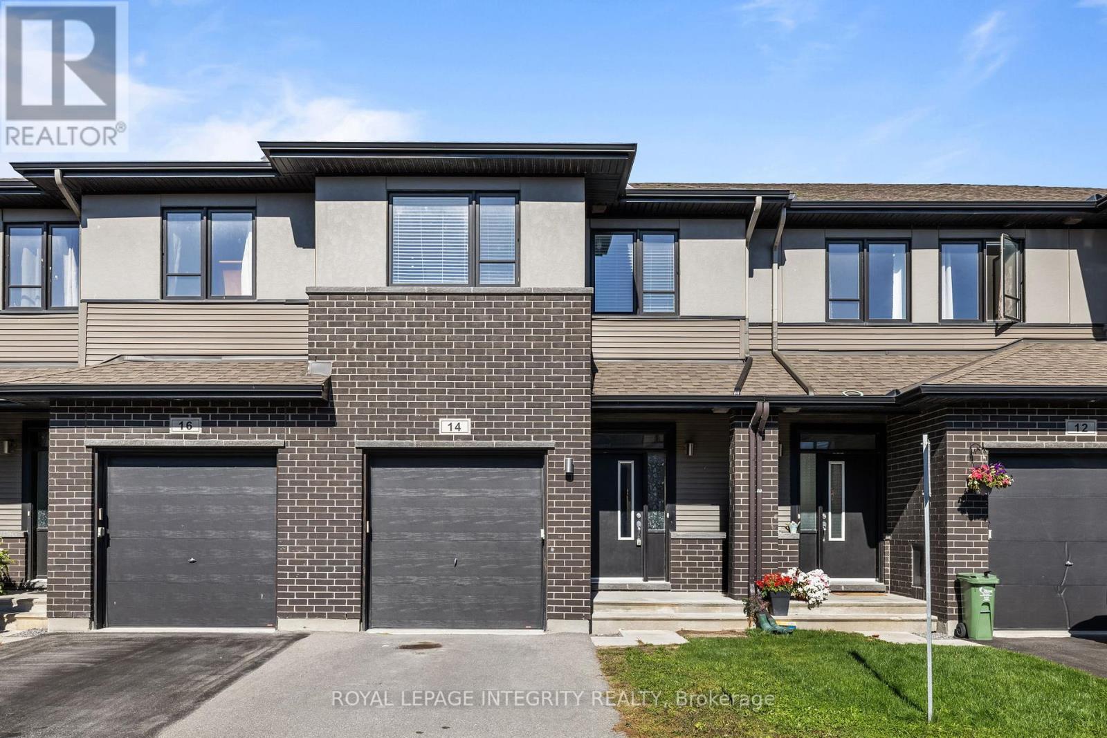 14 HACKNEY PRIVATE, Ottawa, Ontario