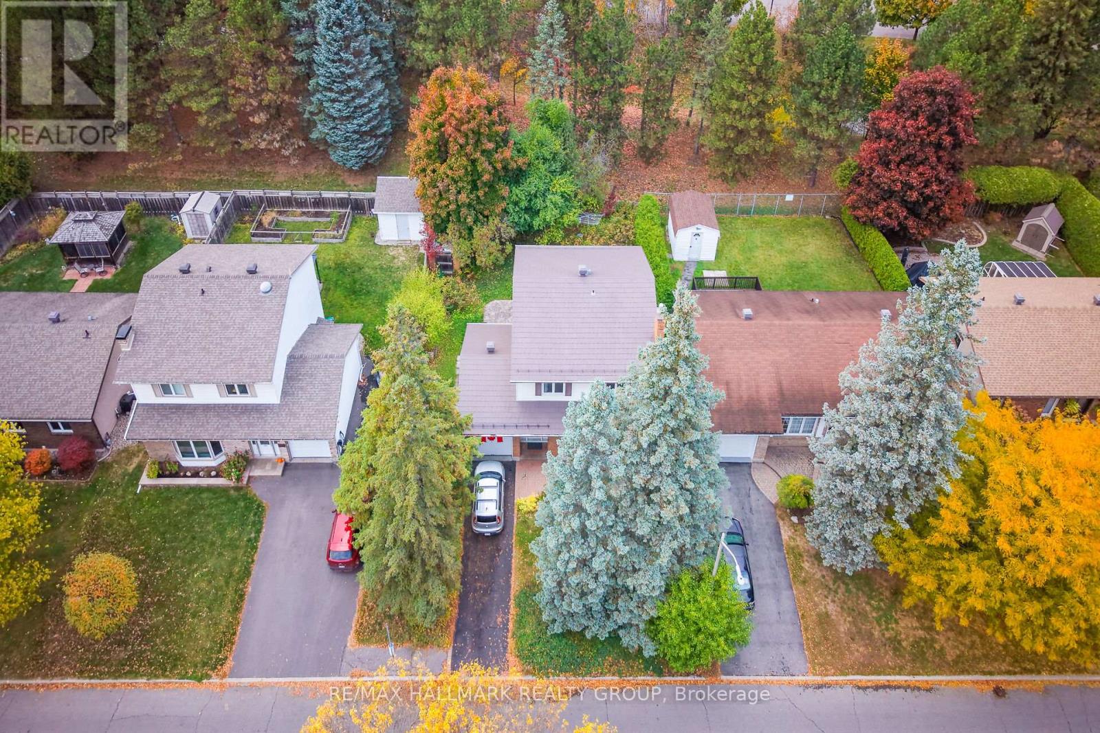 1415 Plumber Avenue, Ottawa, Ontario  K1K 4B2 - Photo 2 - X12485358