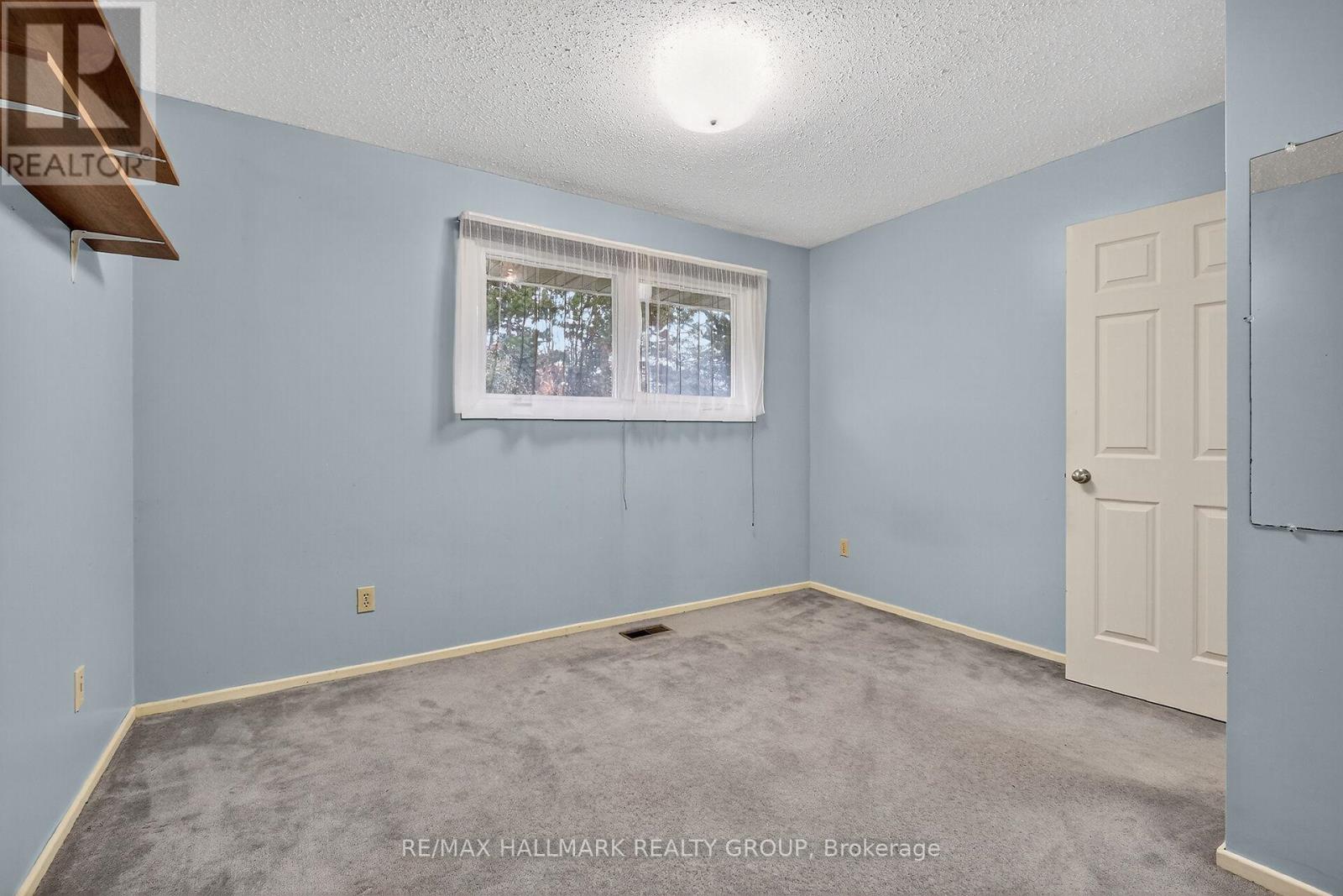 1415 Plumber Avenue, Ottawa, Ontario  K1K 4B2 - Photo 28 - X12485358