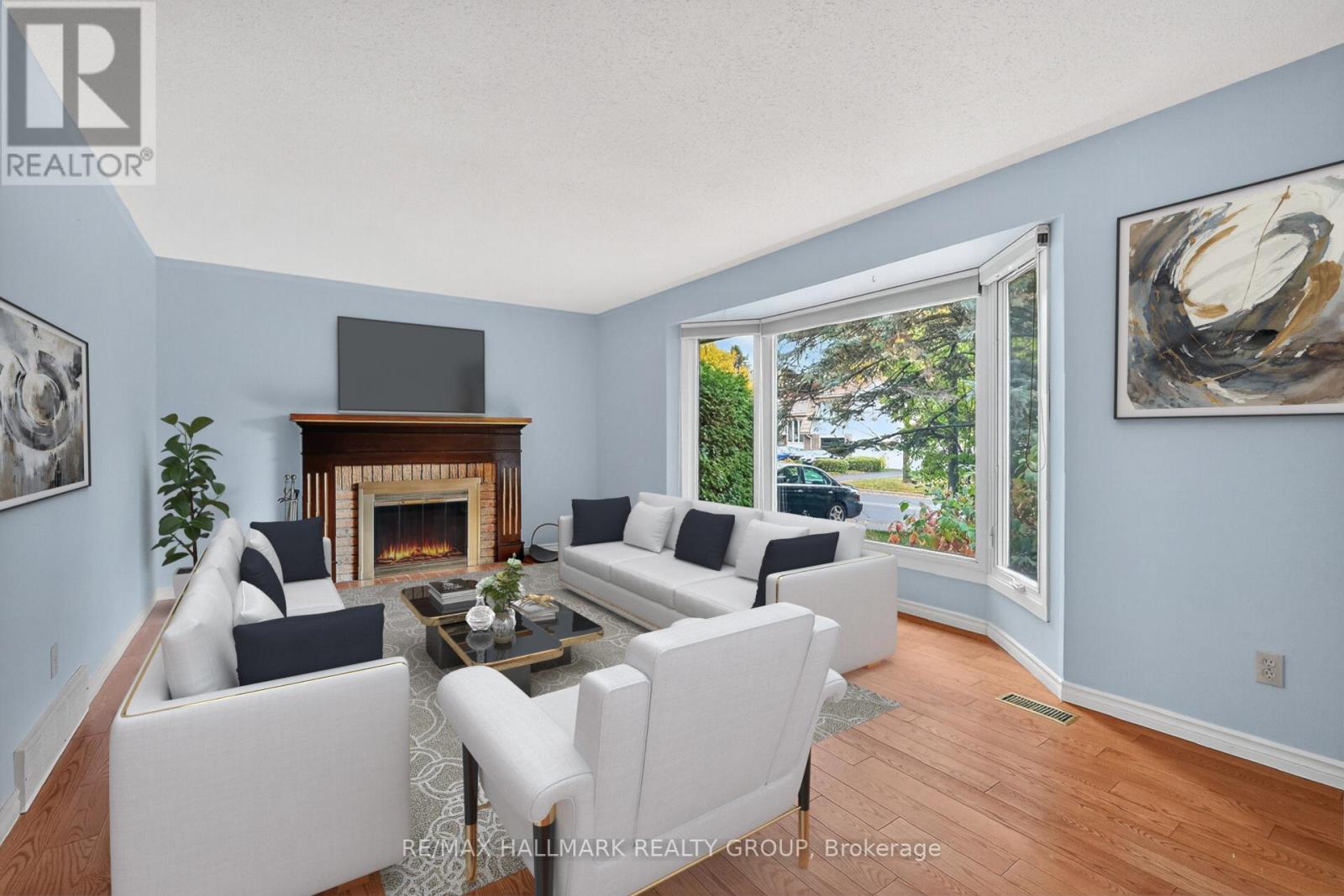 1415 Plumber Avenue, Ottawa, Ontario  K1K 4B2 - Photo 4 - X12485358