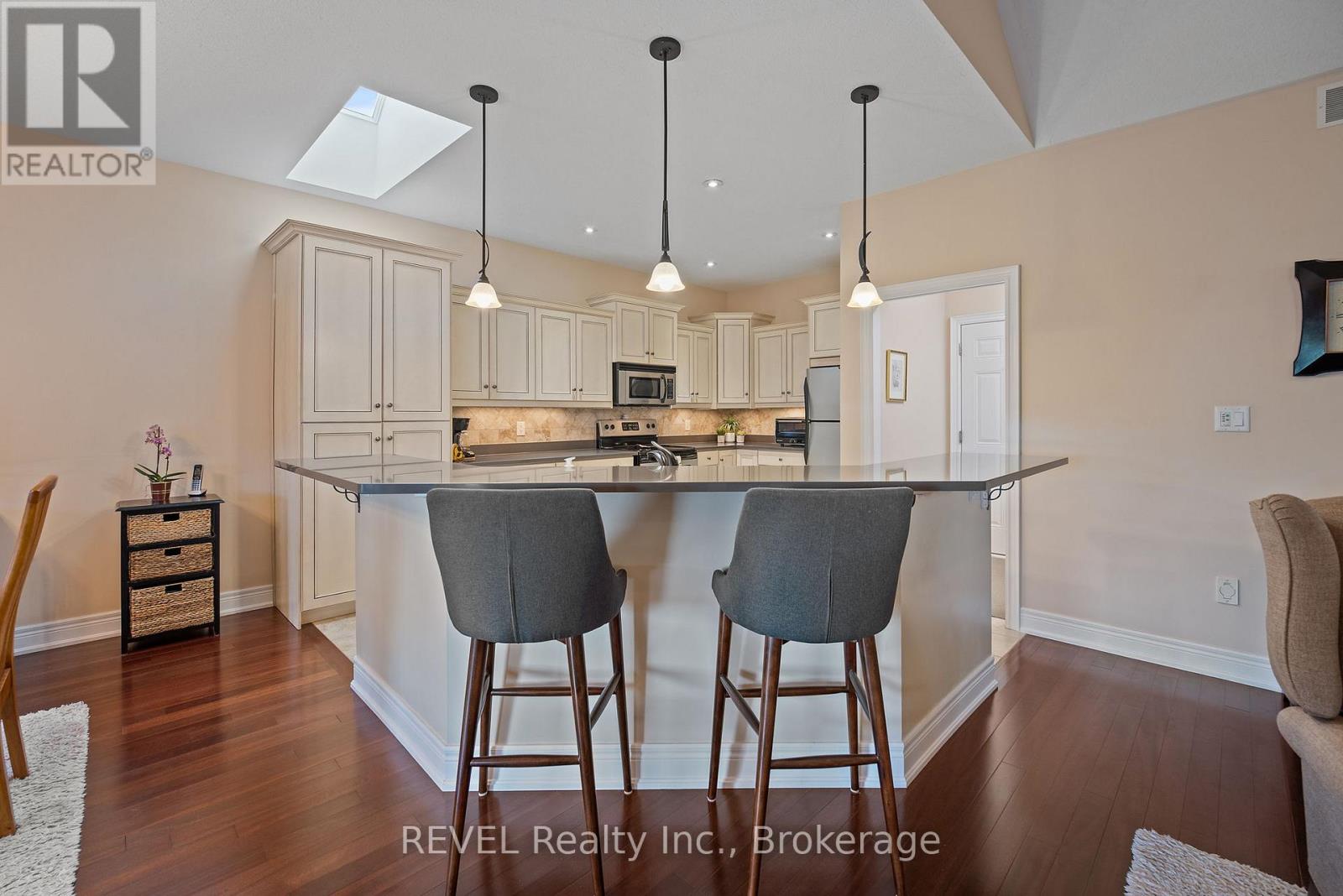 404 Jordyn Drive, Fort Erie, Ontario  L2A 6T6 - Photo 14 - X12485366