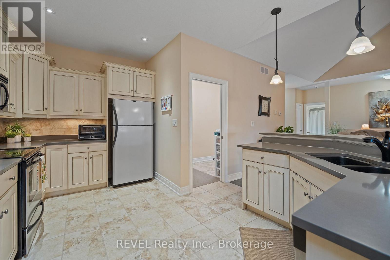 404 Jordyn Drive, Fort Erie, Ontario  L2A 6T6 - Photo 15 - X12485366