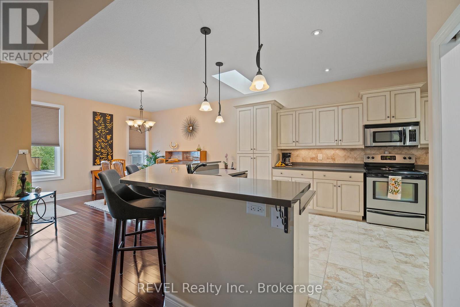 404 Jordyn Drive, Fort Erie, Ontario  L2A 6T6 - Photo 18 - X12485366