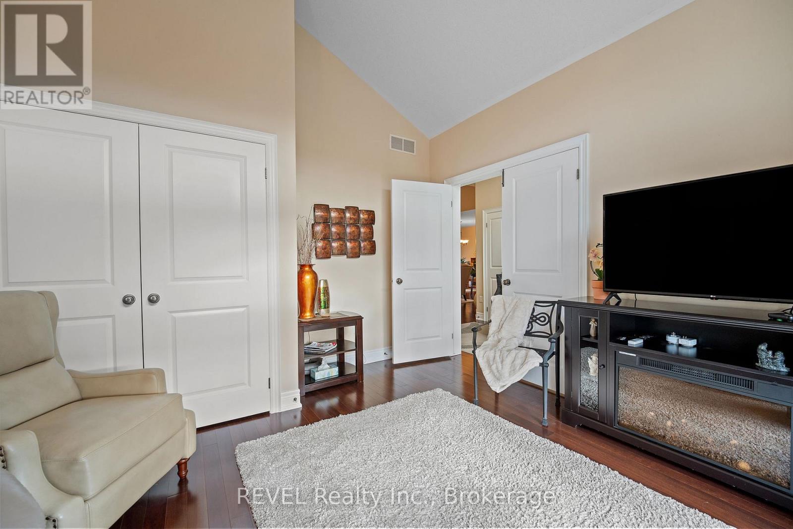 404 Jordyn Drive, Fort Erie, Ontario  L2A 6T6 - Photo 8 - X12485366